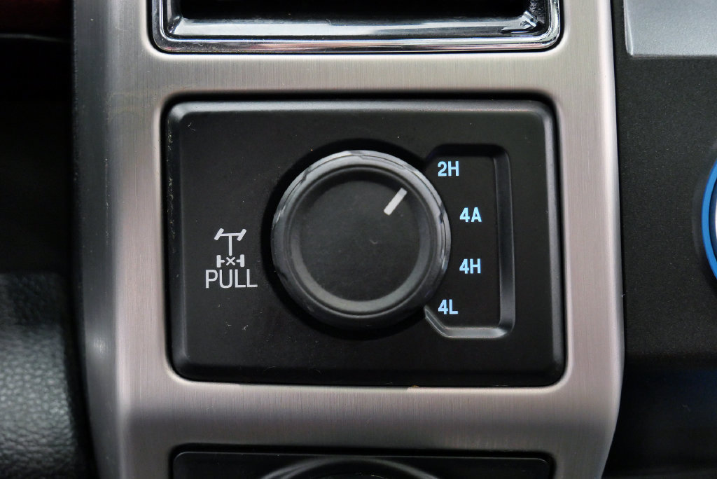Used 2019 Ford F150 Platinum w/ Technology Package AWD/4WD image 33
