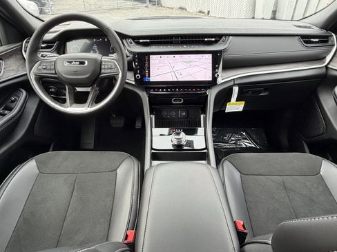 New 2026 Jeep Grand Cherokee Altitude image 32