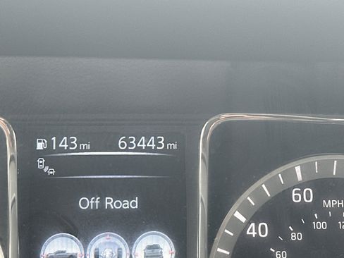 Used 2017 Nissan Titan PRO-4X w/ Pro-4x Convenience Package image 29