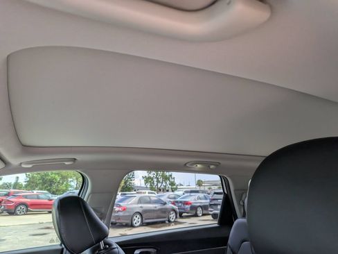 Used 2021 Kia Sorento S w/ Panoramic Sunroof Package FWD image 22