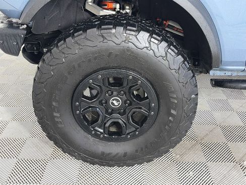 Used 2023 Ford Bronco Wildtrak image 8