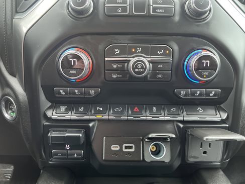 Used 2022 Chevrolet Silverado 3500 LTZ w/ LTZ Plus Package image 33