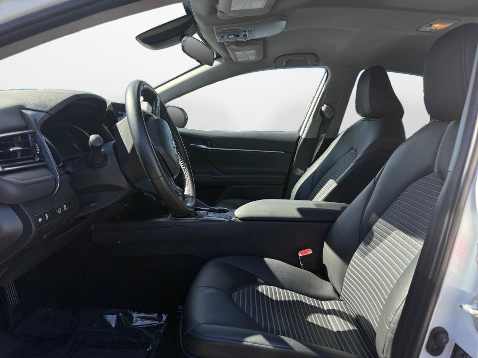 Used 2023 Toyota Camry SE FWD image 11