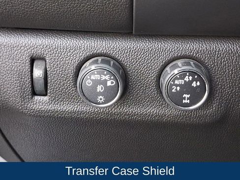 Used 2015 GMC Canyon SLE w/ All-Terrain Package image 25