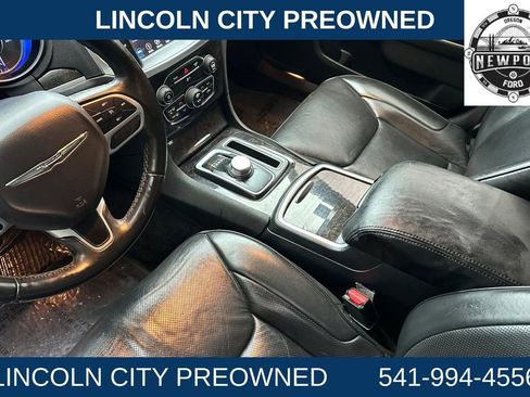 Used 2018 Chrysler 300 Limited image 9