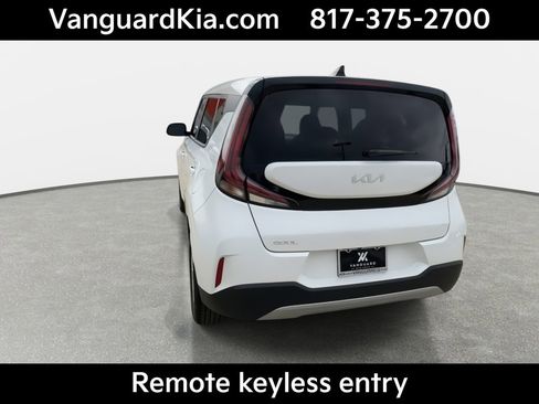 Certified 2025 Kia Soul LX image 8