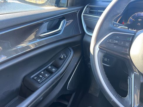 Used 2022 Jeep Grand Cherokee L Altitude image 18