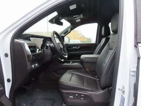 Certified 2025 GMC Yukon XL Denali image 13