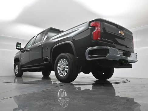 Used 2024 Chevrolet Silverado 2500 LTZ w/ LTZ Convenience Package AWD/4WD image 52