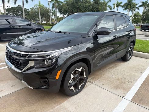 Used 2024 Kia Seltos EX FWD image 8