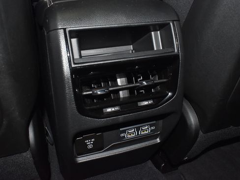 Used 2024 Jeep Grand Cherokee Altitude AWD/4WD image 21