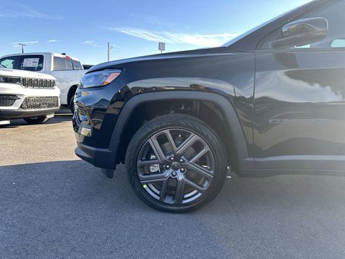 New 2026 Jeep Compass Limited image 9