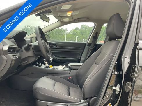Used 2024 Nissan Altima 2.5 S FWD image 3