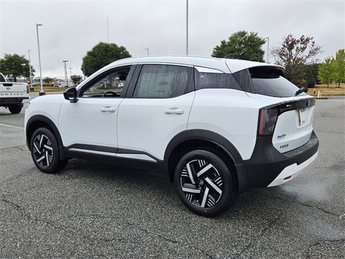 New 2026 Nissan Kicks SV image 9