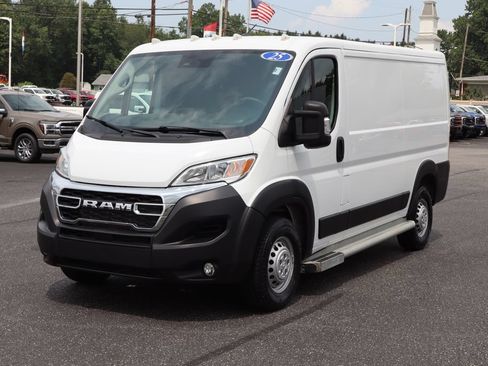 Used 2025 RAM ProMaster 2500 w/ U-Haul Equipment Group FWD image 13