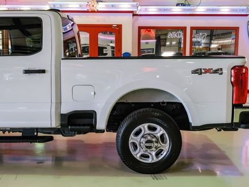 Used 2025 Ford F350 XLT image 14