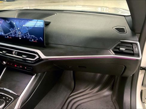 Certified 2024 BMW 430i xDrive Convertible w/ Premium Package image 17