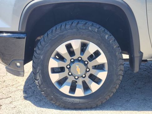 Used 2024 Chevrolet Silverado 2500 Custom w/ Custom Value Package AWD/4WD image 12