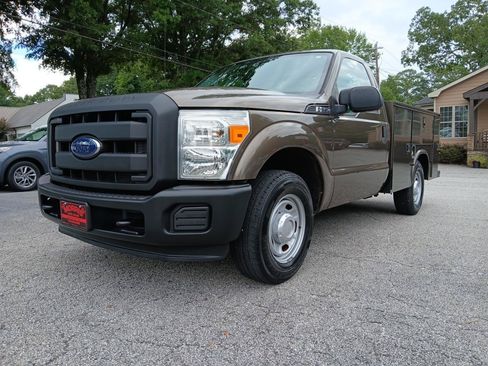 Used 2015 Ford F250 XL RWD image 2