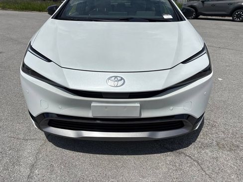 Used 2026 Toyota Prius XLE FWD image 26