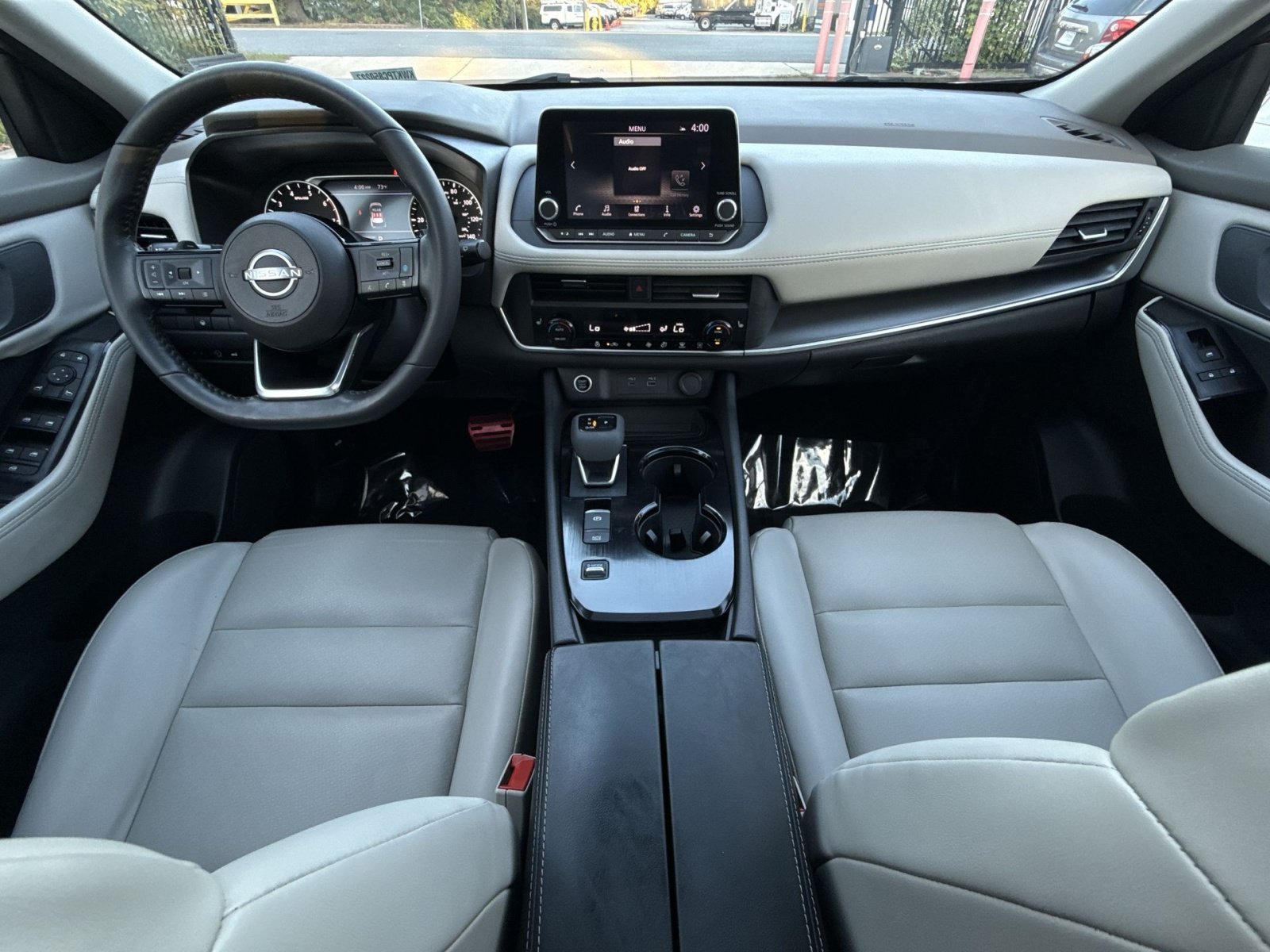 Used 2023 Nissan Rogue SV w/ SV Premium B Package FWD image 28