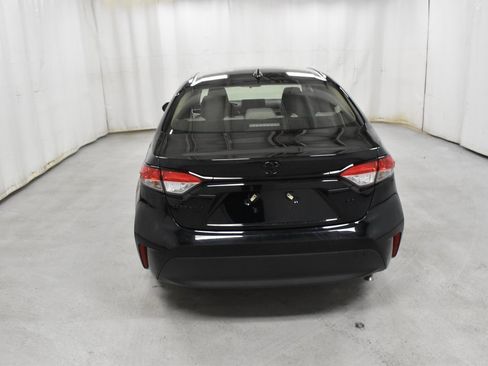 Used 2023 Toyota Corolla LE image 6