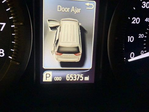 Used 2019 Toyota Sienna XLE w/ XLE Navigation Package image 38