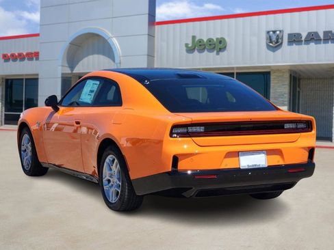 New 2025 Dodge Charger Daytona R/T w/ Sun & Sound Package AWD/4WD image 4