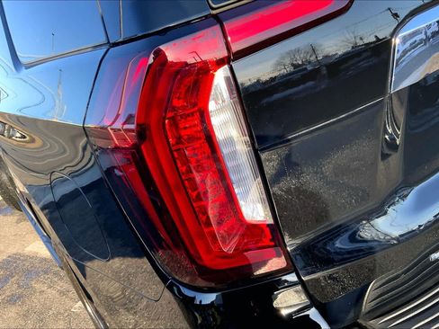 Used 2021 GMC Yukon SLT w/ SLT Luxury Plus Package image 24