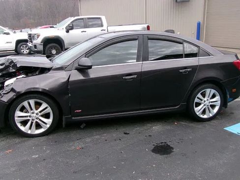 Used 2015 Chevrolet Cruze LTZ w/ Sun, Sound and Sport Package FWD image 1