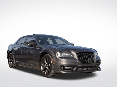 Used 2023 Chrysler 300 S image 3