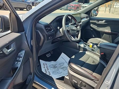 Used 2024 Ford Escape ST-Line w/ Tech Pack #1 AWD/4WD image 5