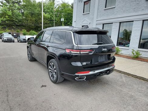 Used 2023 Jeep Grand Cherokee L Overland w/ Luxury Tech Group IV AWD/4WD image 3