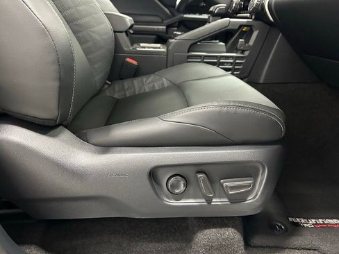 Used 2025 Toyota 4Runner TRD Off-Road Premium image 58