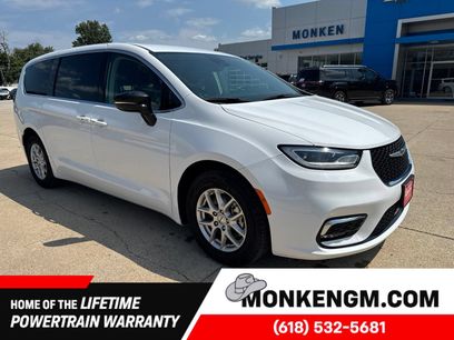 Used 2024 Chrysler Pacifica Touring-L