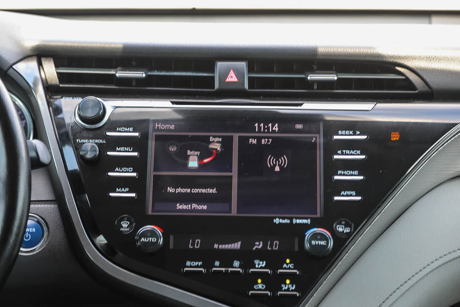 Used 2019 Toyota Camry SE w/ Audio Package FWD image 13