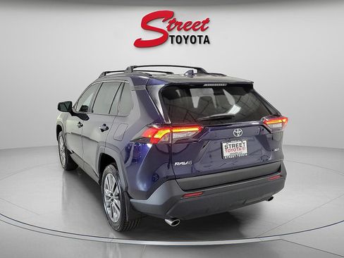 Used 2023 Toyota RAV4 XLE Premium FWD image 2