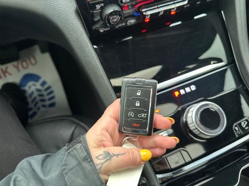 Used 2022 Jeep Grand Cherokee Limited 4xe image 29