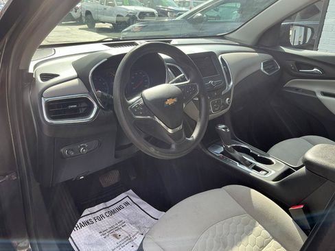 Used 2019 Chevrolet Equinox LS w/ LS Convenience Package FWD image 8