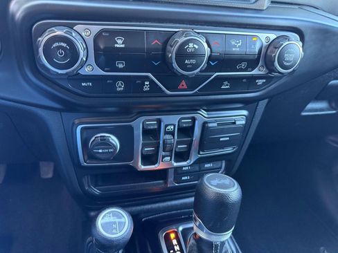 Used 2021 Jeep Wrangler Unlimited Sahara w/ Uconnect 4C Nav & Sound Group image 23