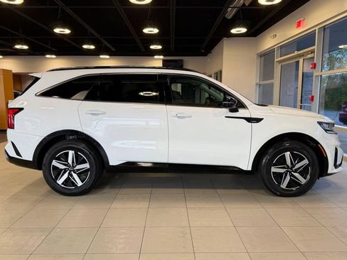 Used 2021 Kia Sorento S w/ Panoramic Sunroof Package FWD image 15