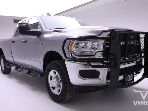 Used 2024 RAM 2500 Tradesman w/ Chrome Appearance Group image 7