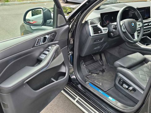 Used 2024 BMW X7 xDrive40i AWD/4WD image 19
