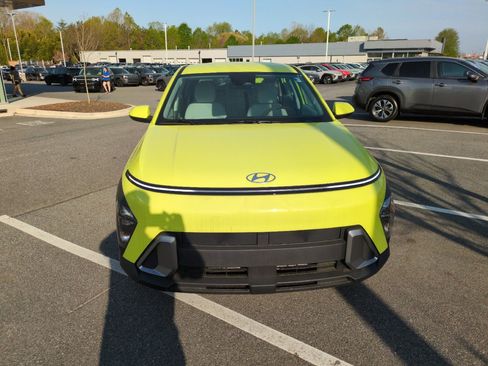 New 2026 Hyundai Kona SE FWD image 2