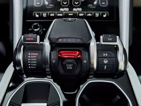 Used 2021 Lamborghini Urus image 60