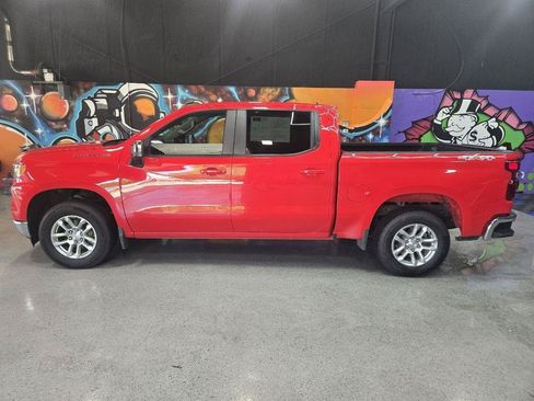 Used 2024 Chevrolet Silverado 1500 LT AWD/4WD image 28