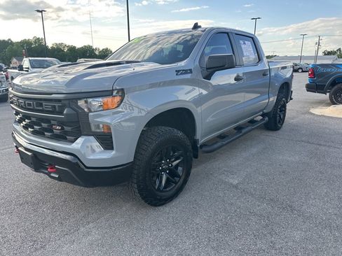 Used 2025 Chevrolet Silverado 1500 Custom Trail Boss w/ LPO, Dark Essentials Package image 7