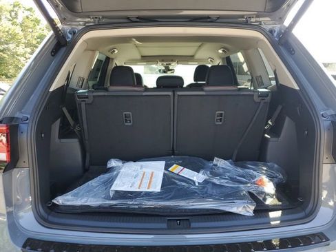 New 2026 Volkswagen Atlas Peak Edition AWD/4WD image 8