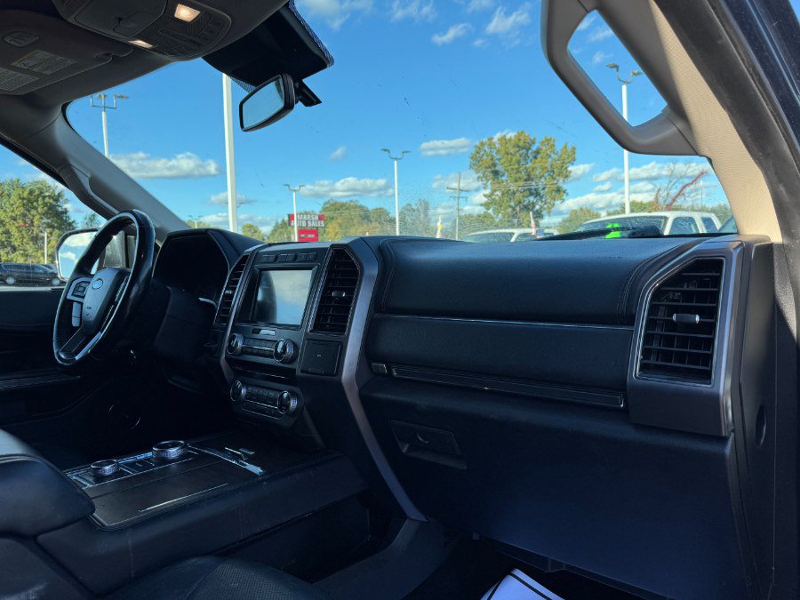 Used 2018 Ford Expedition Max Platinum AWD/4WD image 21