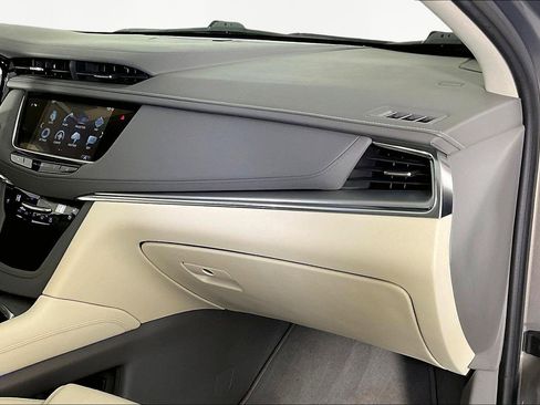 Used 2017 Cadillac XT5 Premium Luxury image 17